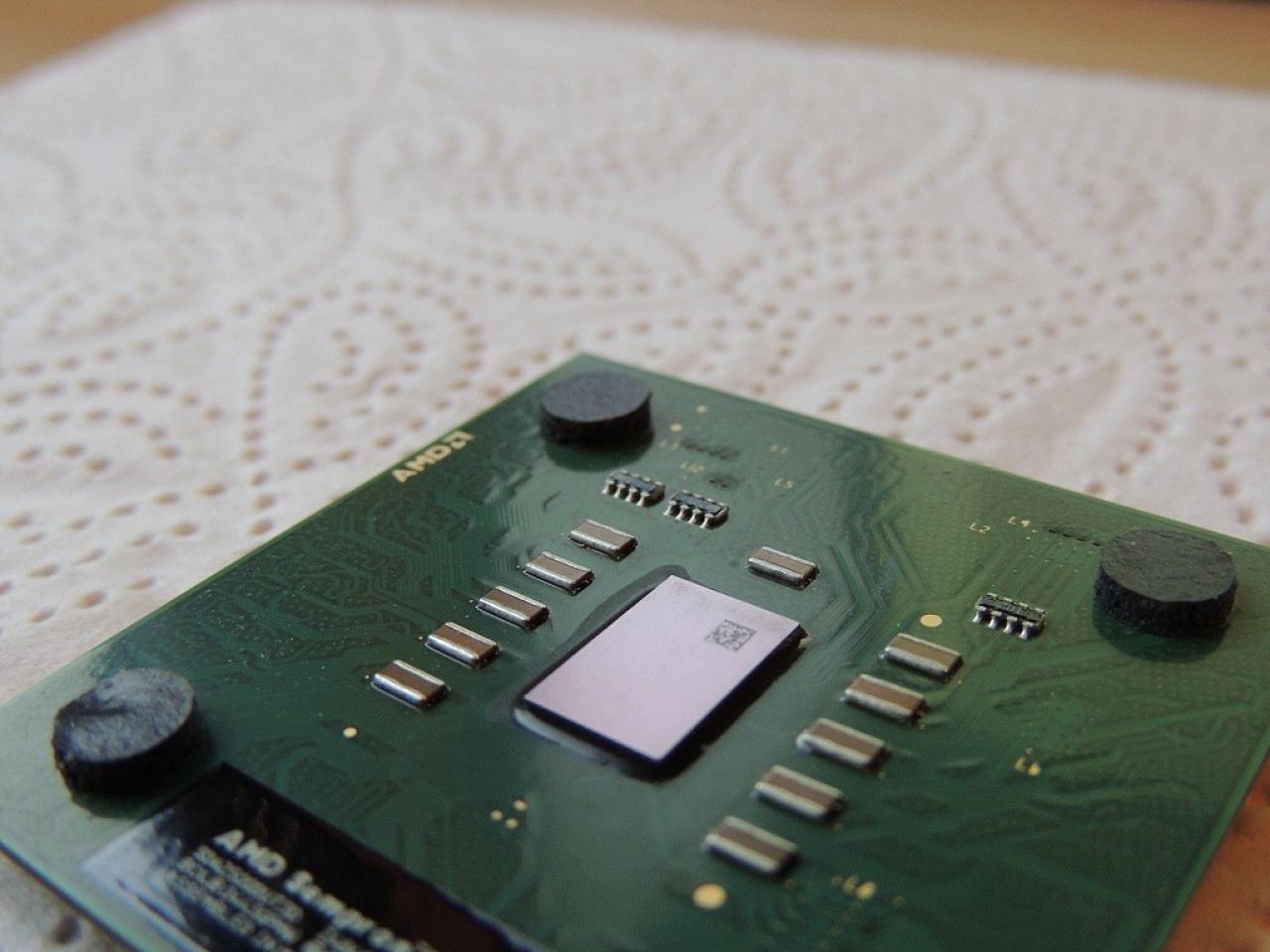 [04/01/2013] Update vom 05.01. mit 8-MHz-CPU, Xeon-Hexacores und poliertem Heatspreader (22)