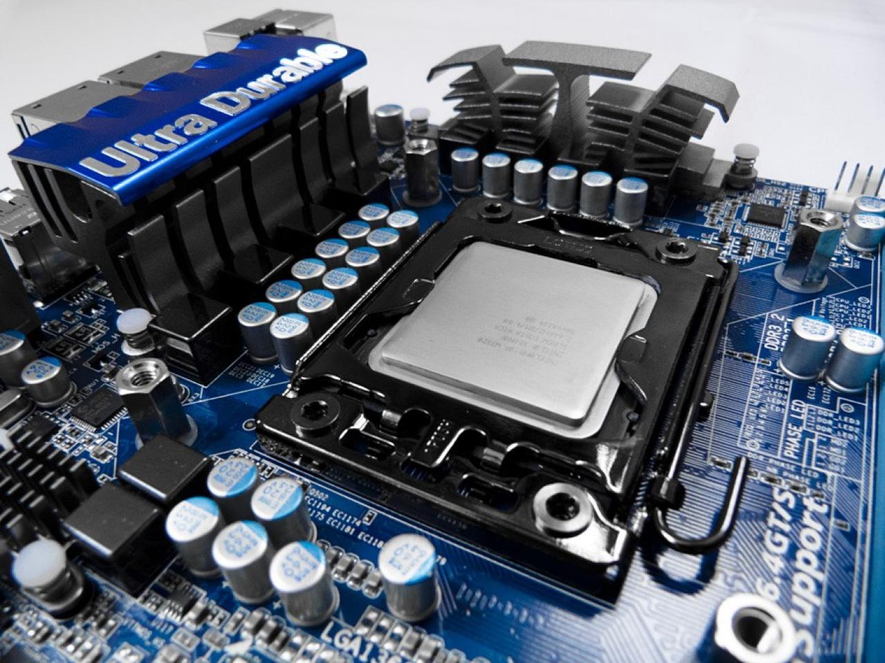 [04/01/2013] Update vom 05.01. mit 8-MHz-CPU, Xeon-Hexacores und poliertem Heatspreader (8)