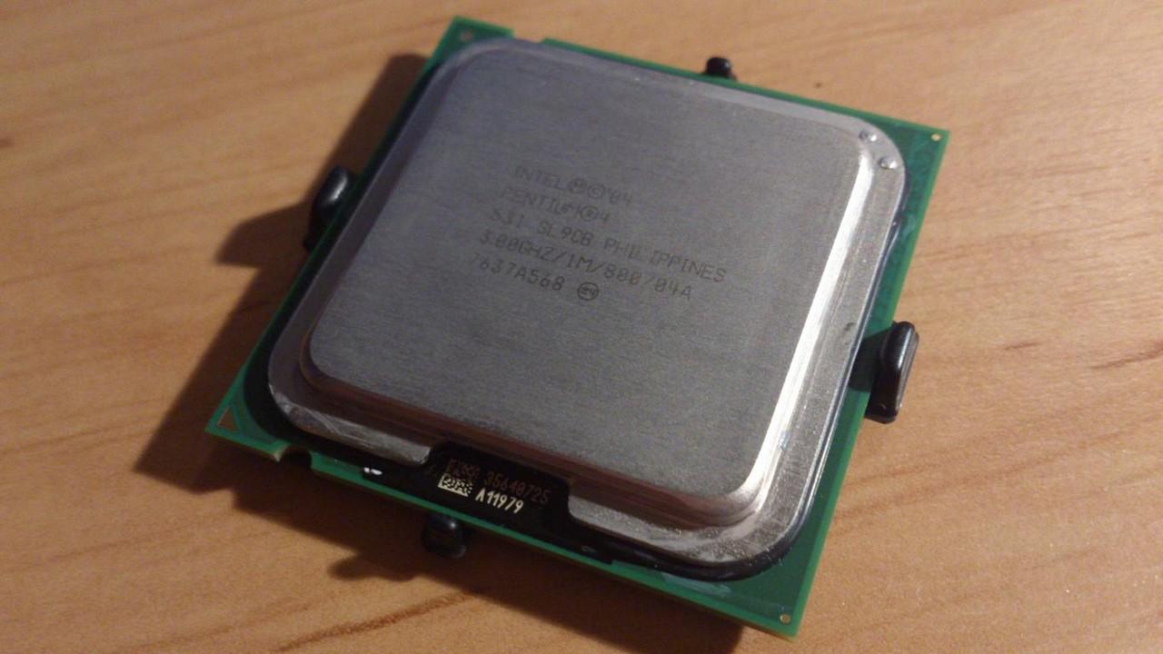 [04/01/2013] Update vom 05.01. mit 8-MHz-CPU, Xeon-Hexacores und poliertem Heatspreader (23)