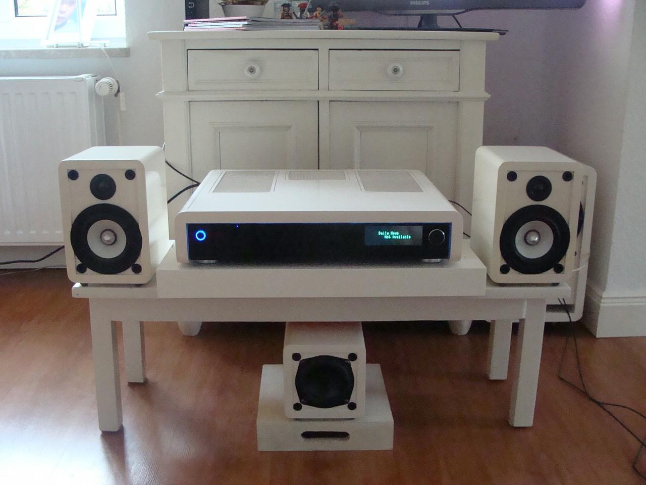 [11/01/2013] Update vom 13.01. mit PCs im Drucker, mit Holz-Gehäuse und als Wohnzimmer-Zwerg (1)