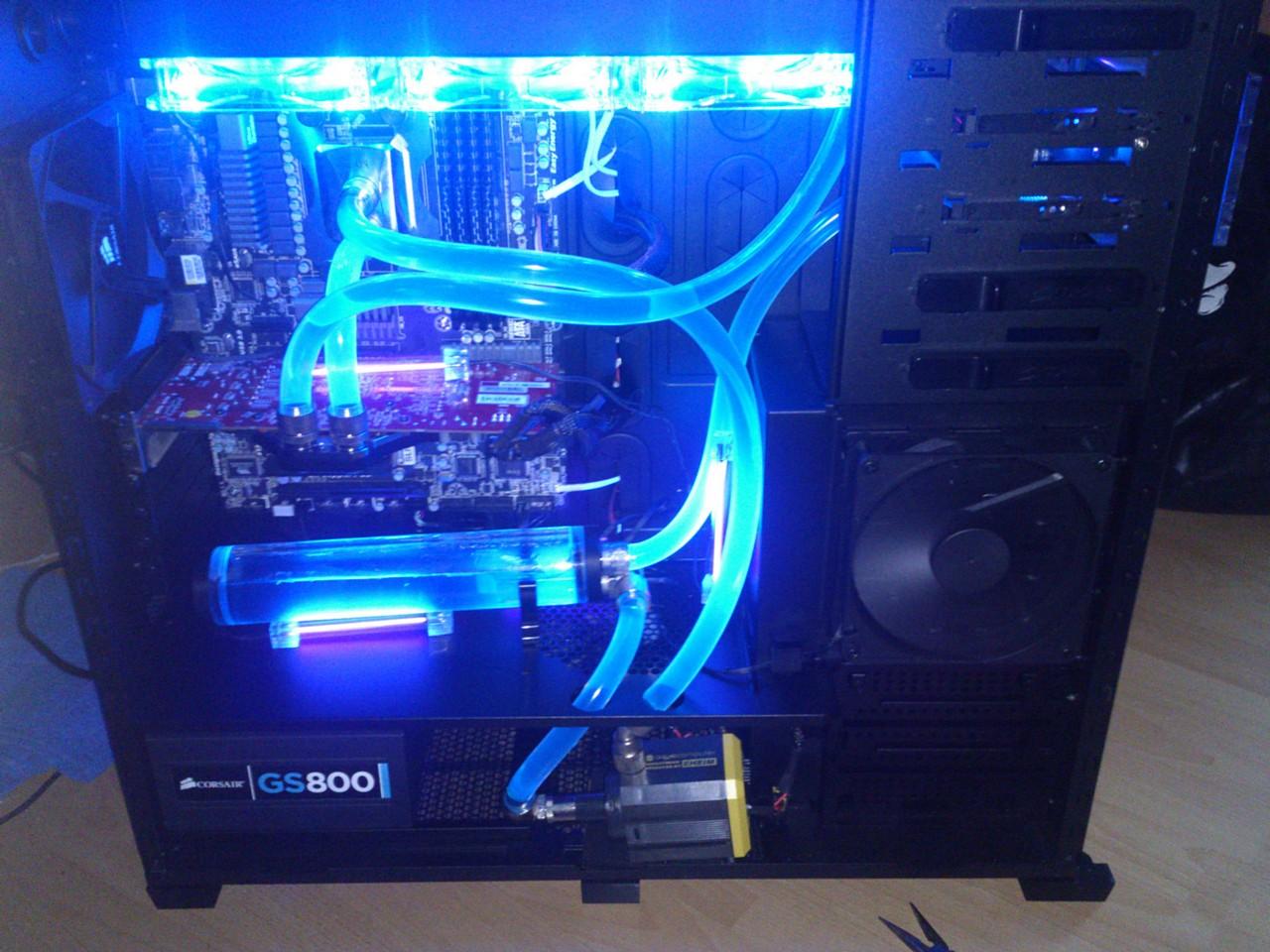 [11/01/2013] Update vom 13.01. mit PCs im Drucker, mit Holz-Gehäuse und als Wohnzimmer-Zwerg (16)