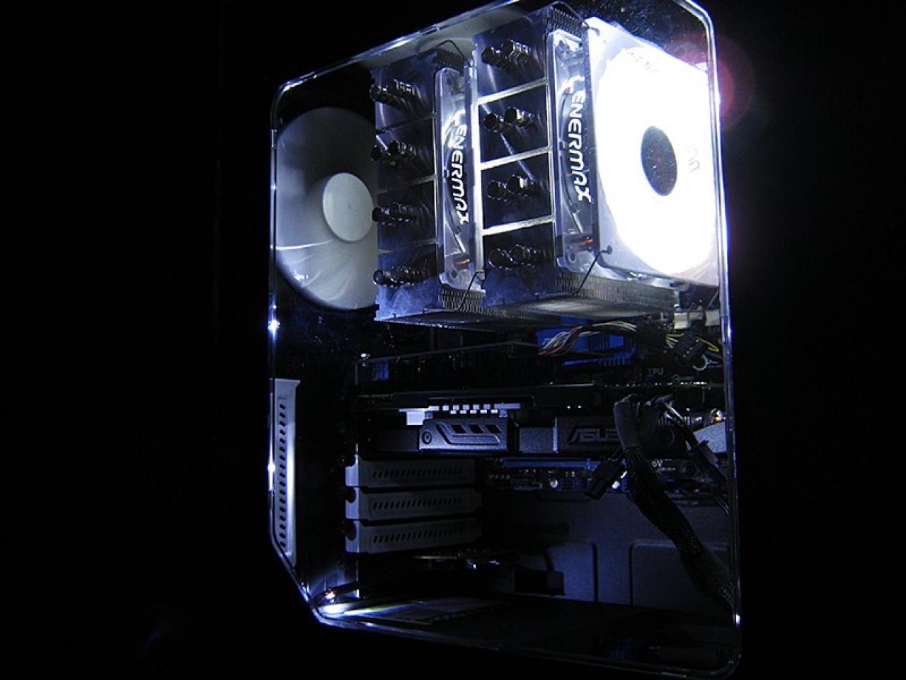 [11/01/2013] Update vom 13.01. mit PCs im Drucker, mit Holz-Gehäuse und als Wohnzimmer-Zwerg (21)