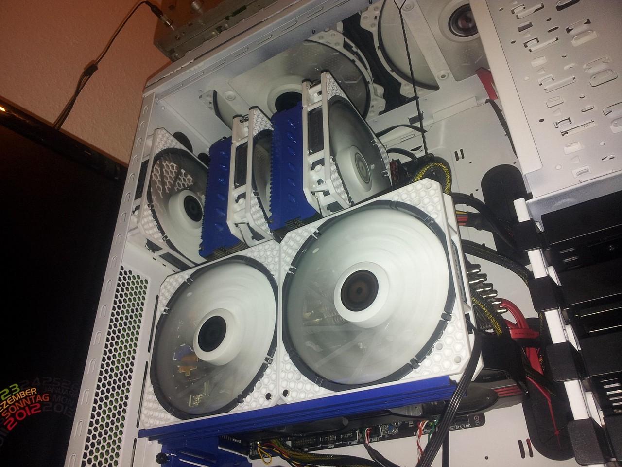 [11/01/2013] Update vom 13.01. mit PCs im Drucker, mit Holz-Gehäuse und als Wohnzimmer-Zwerg (23)