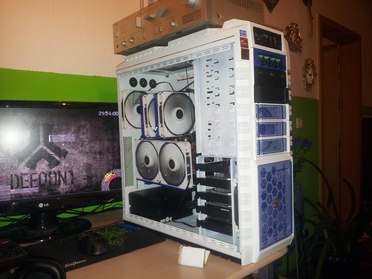 [11/01/2013] Update vom 13.01. mit PCs im Drucker, mit Holz-Gehäuse und als Wohnzimmer-Zwerg (25)