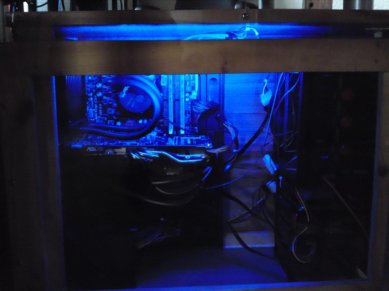[11/01/2013] Update vom 13.01. mit PCs im Drucker, mit Holz-Gehäuse und als Wohnzimmer-Zwerg (63)