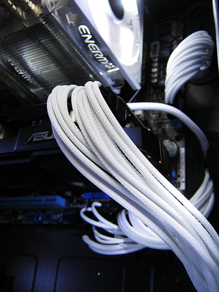 [11/01/2013] Update vom 13.01. mit PCs im Drucker, mit Holz-Gehäuse und als Wohnzimmer-Zwerg (52)