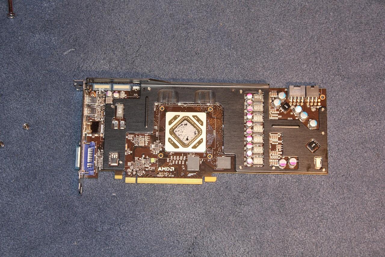 [25/01/2013] Update vom 26.01. mit modifizierten Prototypen, nackten GPUs und Retro-Schätzen (31)