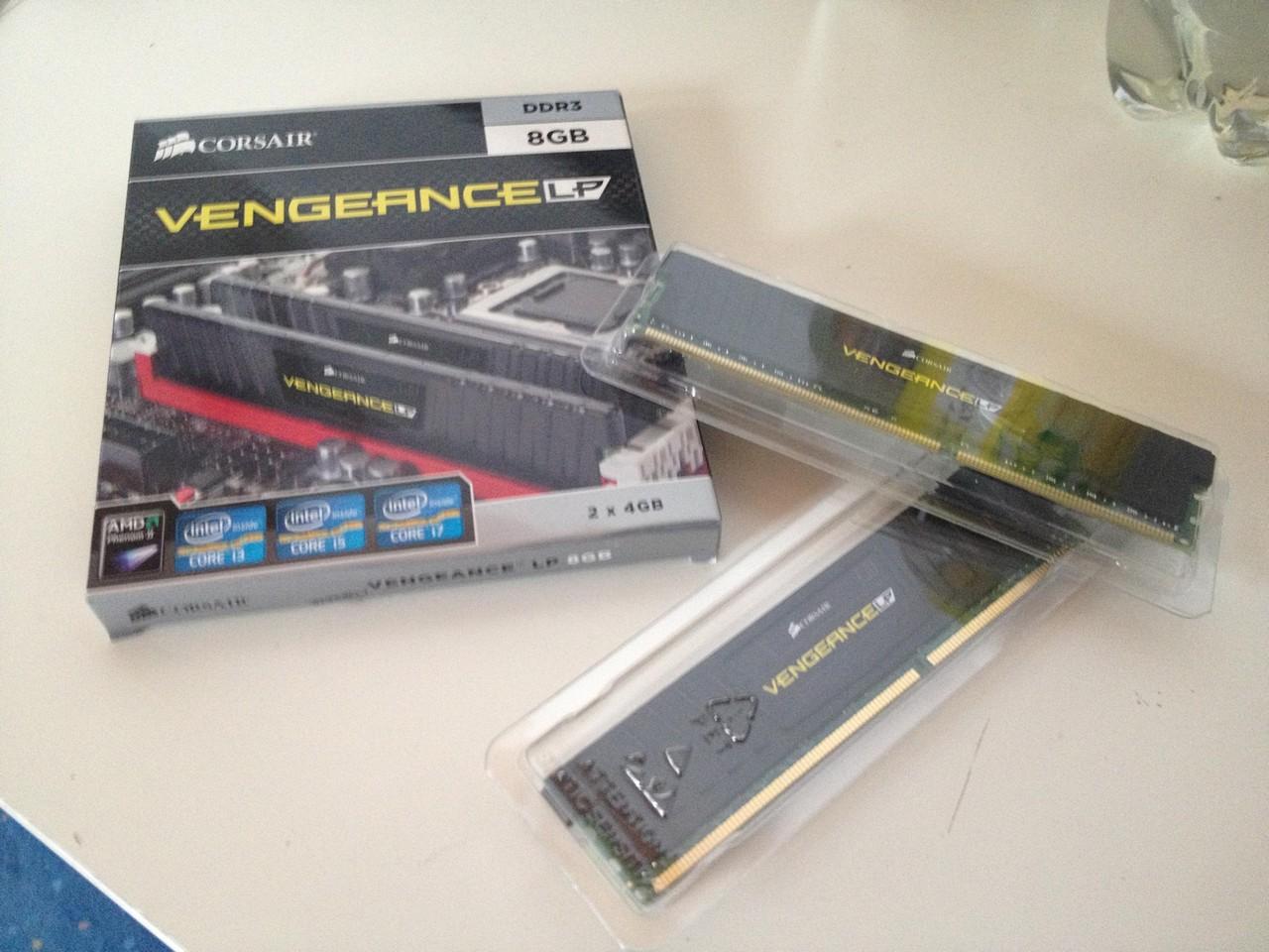[10/01/2013] Update vom 10.01. mit beleuchteten Dominators und Avexir-RAM im MSI-Mpower-Design (21)