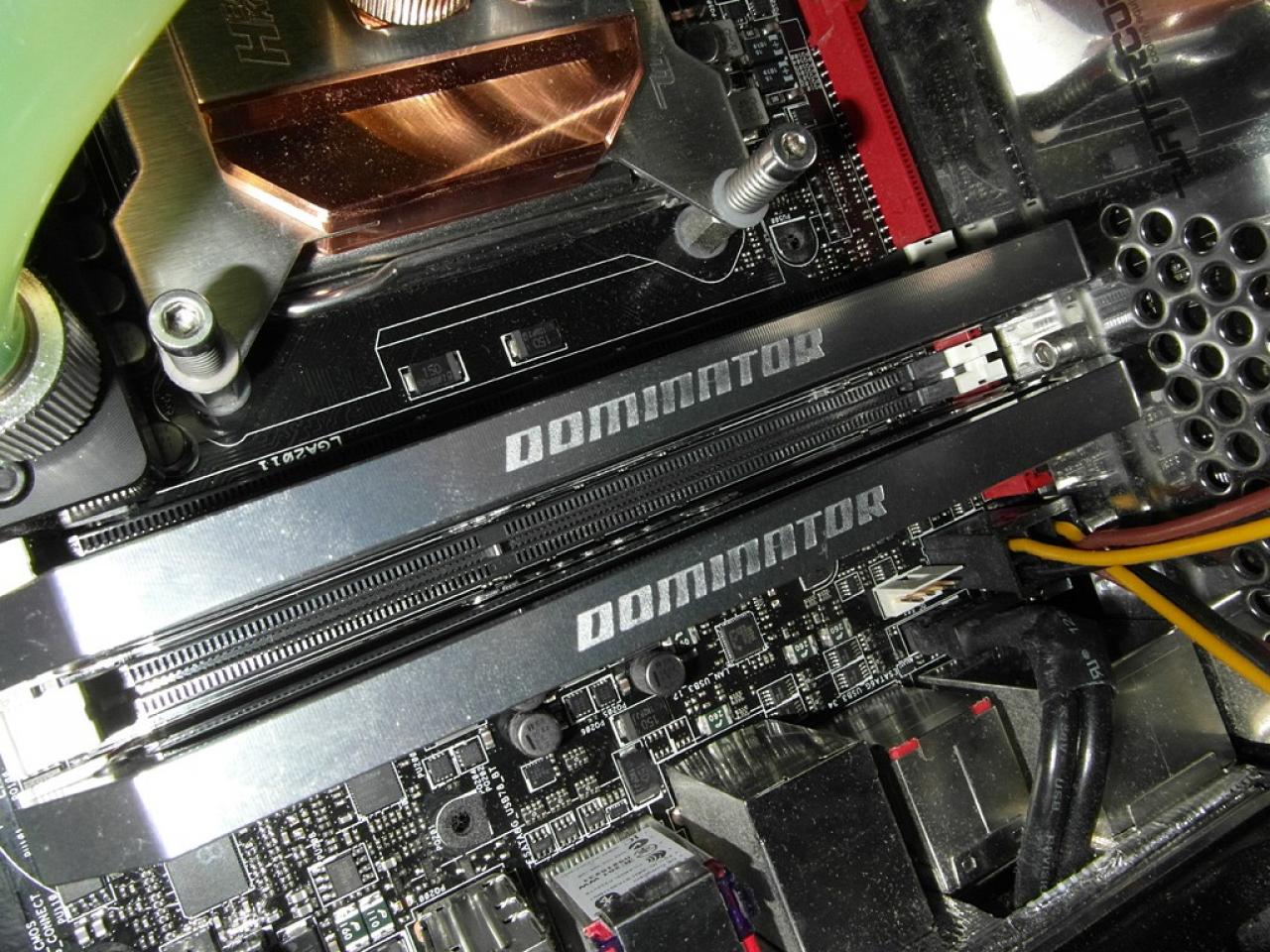 [10/01/2013] Update vom 10.01. mit beleuchteten Dominators und Avexir-RAM im MSI-Mpower-Design (16)