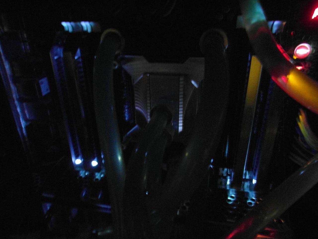 [10/01/2013] Update vom 10.01. mit beleuchteten Dominators und Avexir-RAM im MSI-Mpower-Design (18)