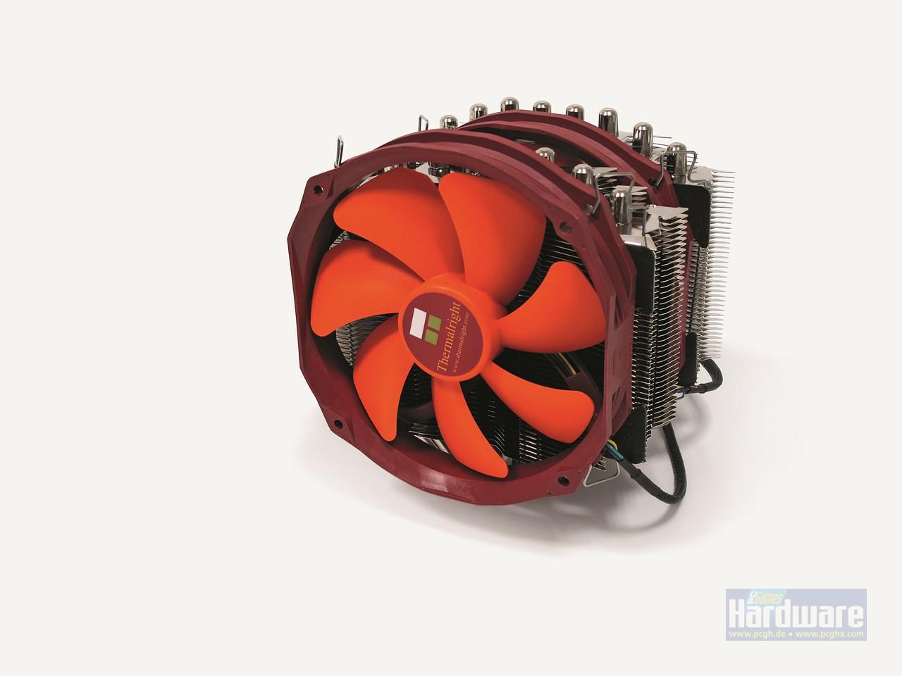 [31/01/2013] NEU Thermalright Silver Arrow SB-E Extreme: Thermalright weicht hier nicht nur vom typischen Farbschema ab, sondern verbaut mit den TY-143 auch zwei 140-mm-Lüfter, die mit bis zu 2.500 U/min für extreme Leistung und Lautstärke sorgen.