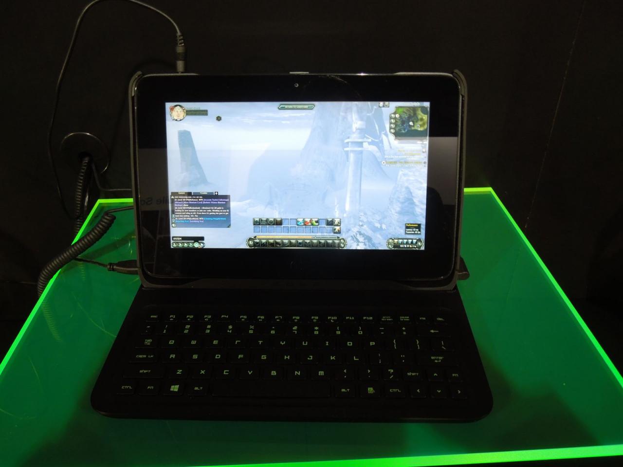 [08/01/2013] Razer stellt Edge auf der CES aus (21)
