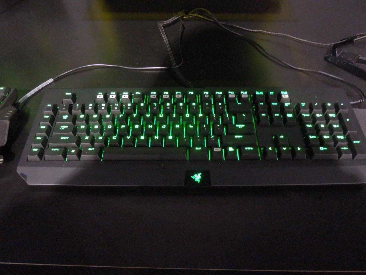 [08/01/2013] Razer stellt Edge auf der CES aus (25)
