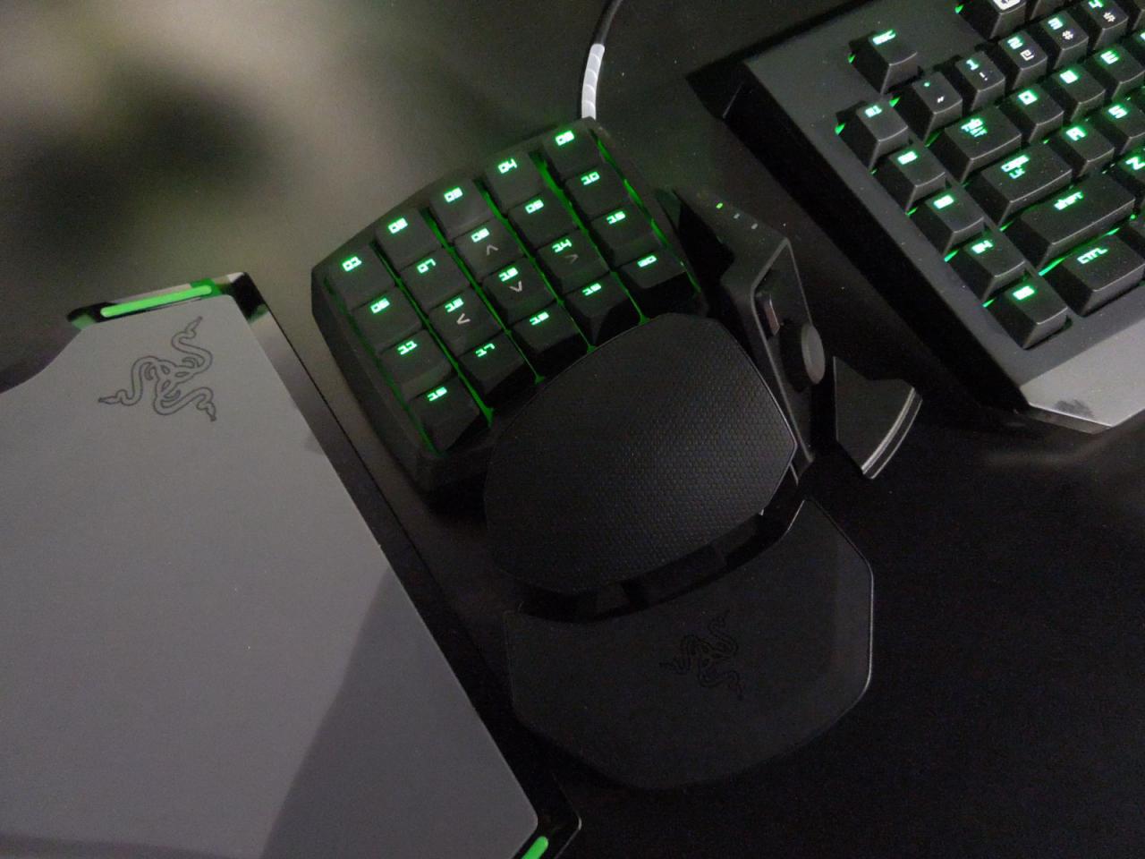 [08/01/2013] Razer stellt Edge auf der CES aus (31)