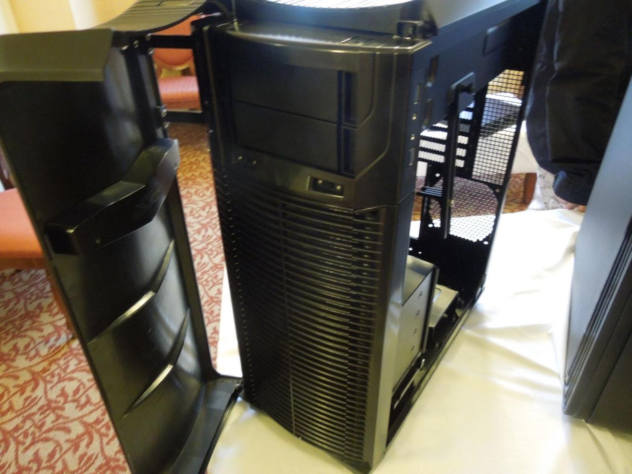 [12/01/2013] Silverstone mit neuen Gehäusen auf der CES (2)