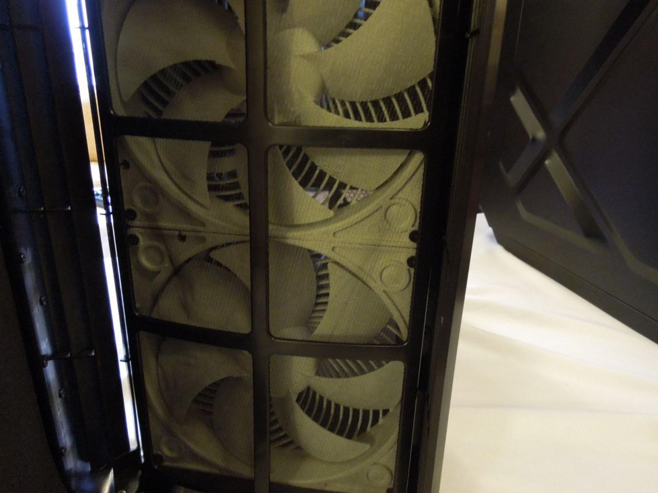 [12/01/2013] Silverstone mit neuen Gehäusen auf der CES (8)