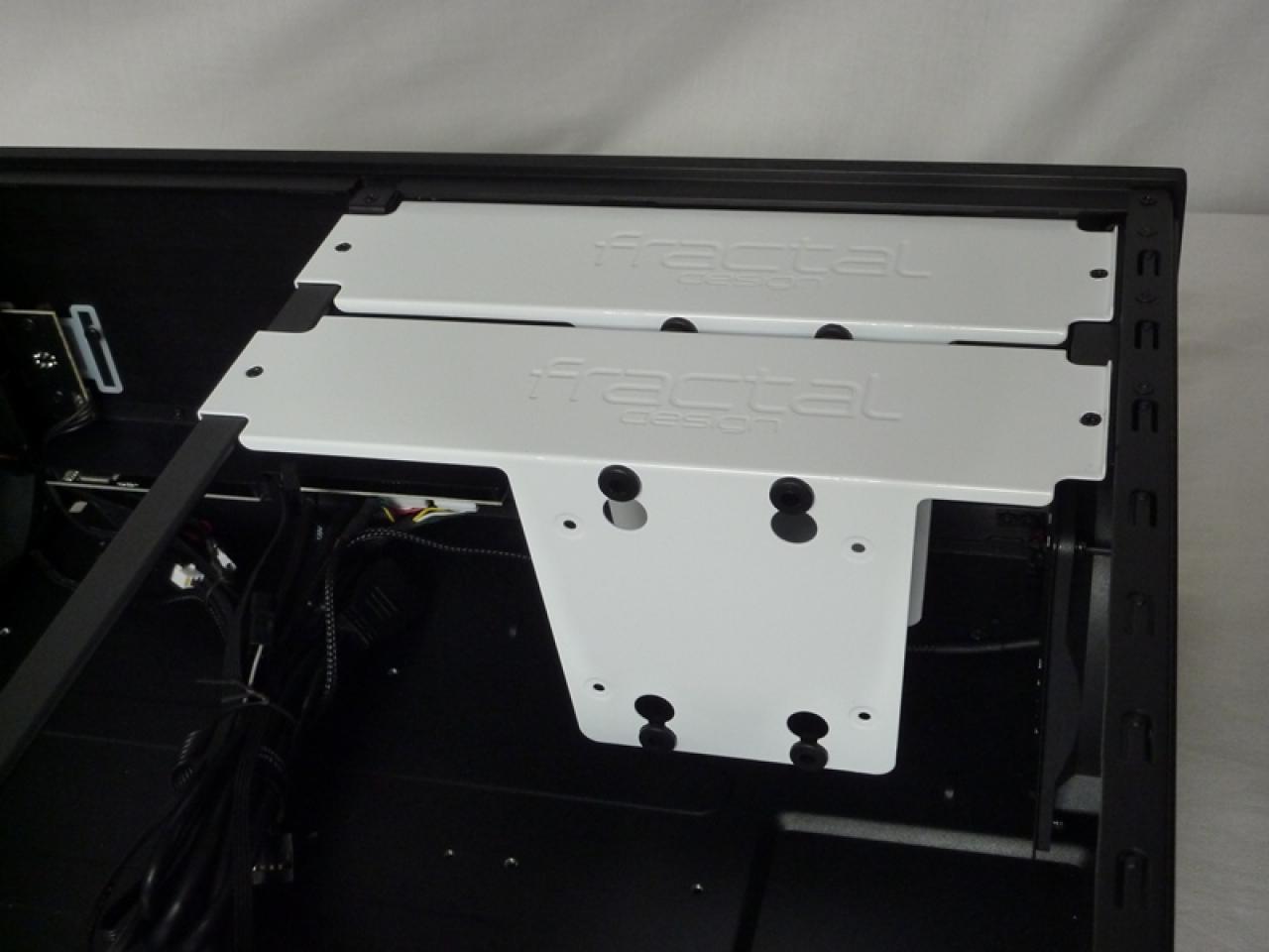 [02/01/2013] [Review] Fractal Design Node 605 - gelungener Einstieg in den HTPC-Bereich? (2)