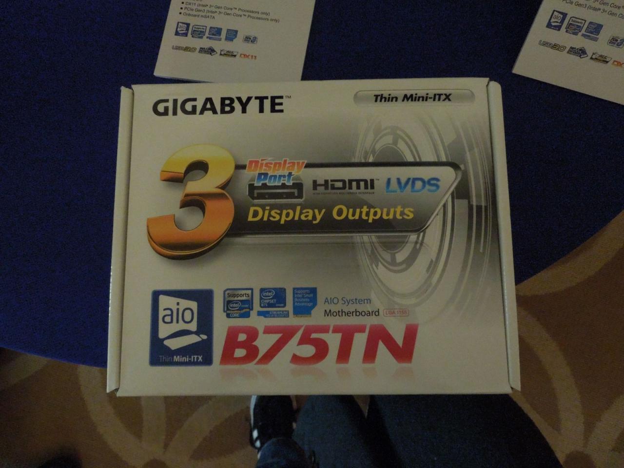 [10/01/2013] Gigabyte mit All-in-One-PC-Lomponenten auf der CES (8)