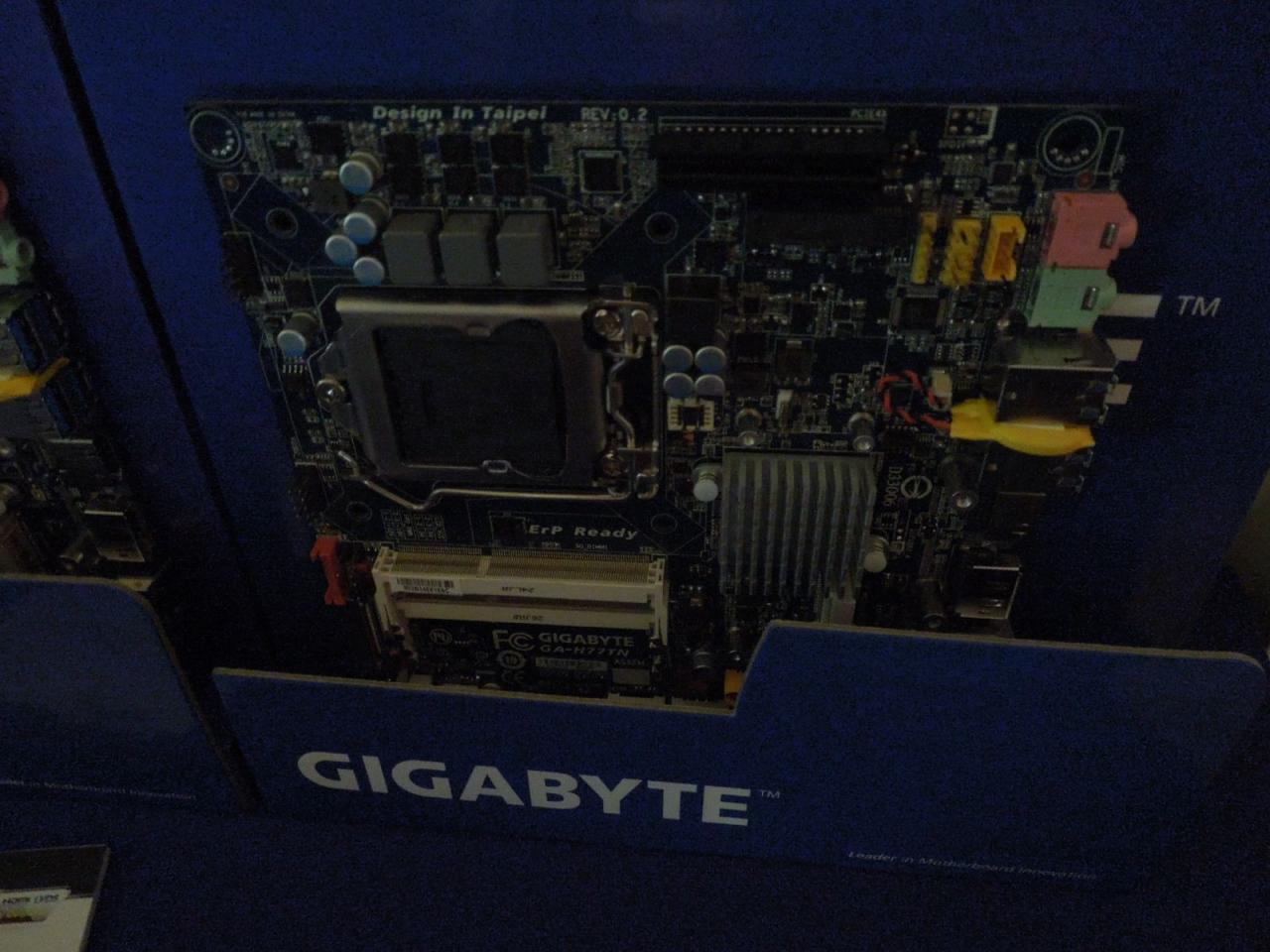 [10/01/2013] Gigabyte mit All-in-One-PC-Lomponenten auf der CES (9)