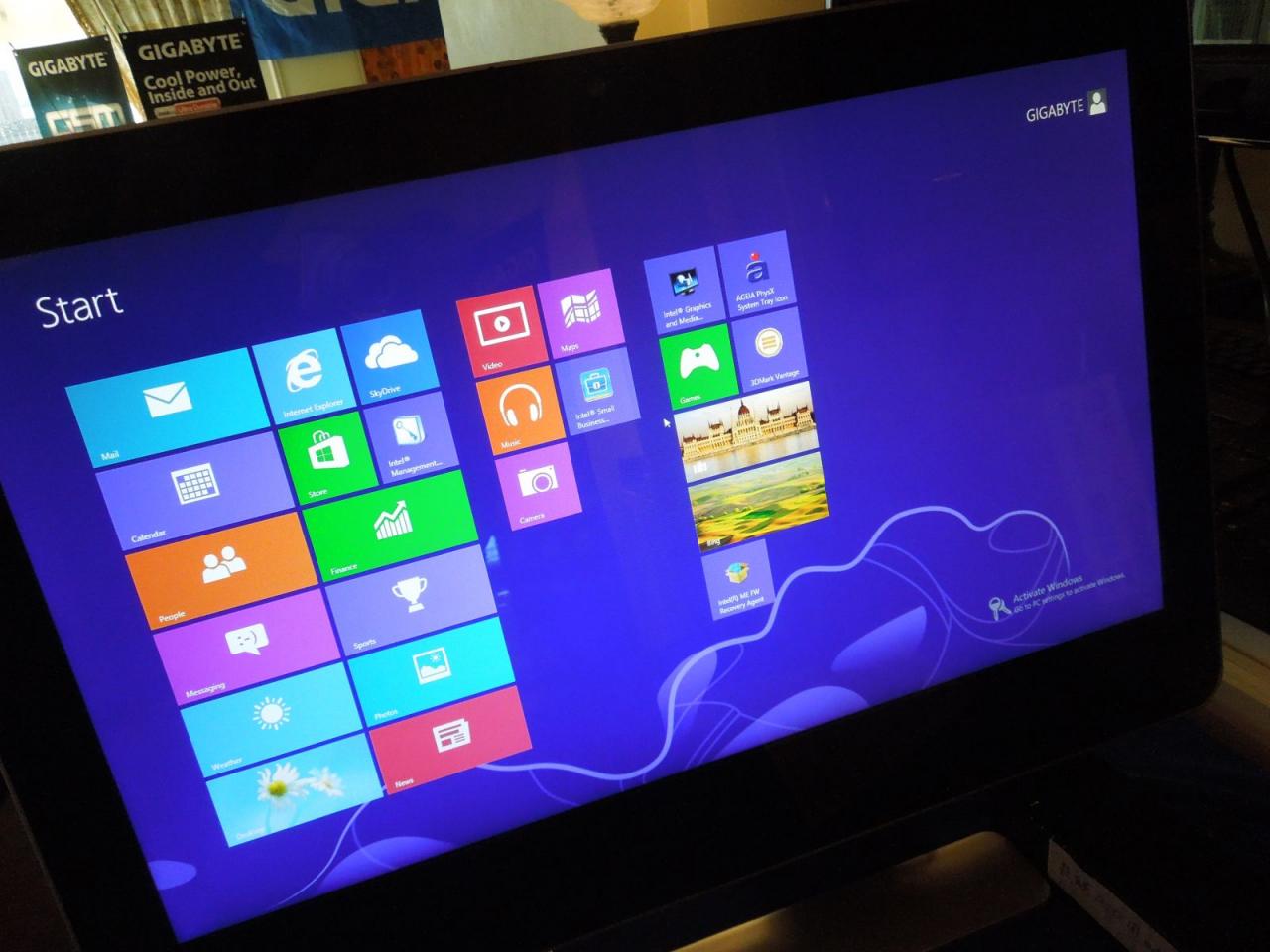 [10/01/2013] Gigabyte mit All-in-One-PC-Lomponenten auf der CES (11)
