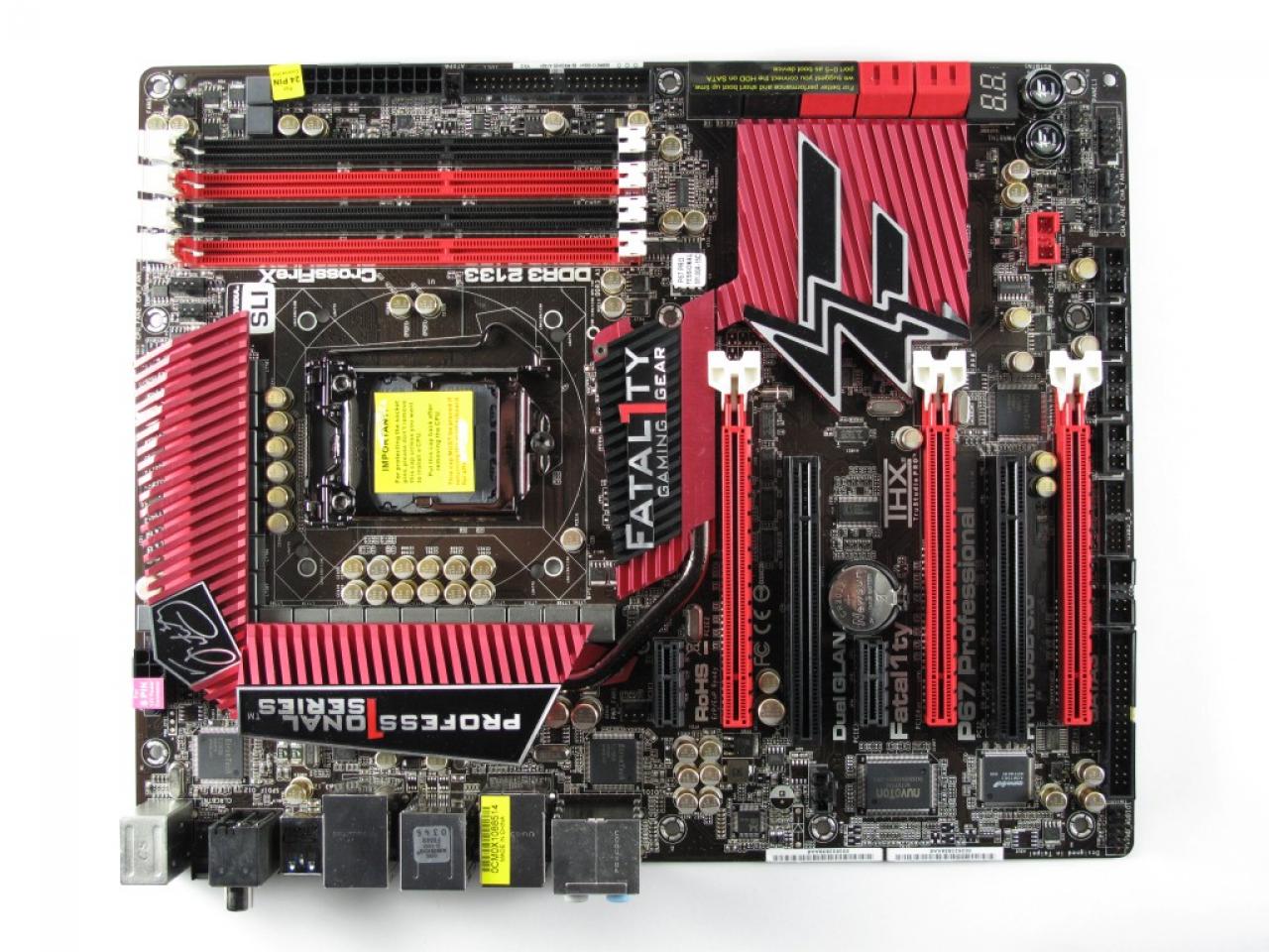 [24/01/2013] Asrock P67 Professional: Autogramm und Logo von Profispieler Jonathan 