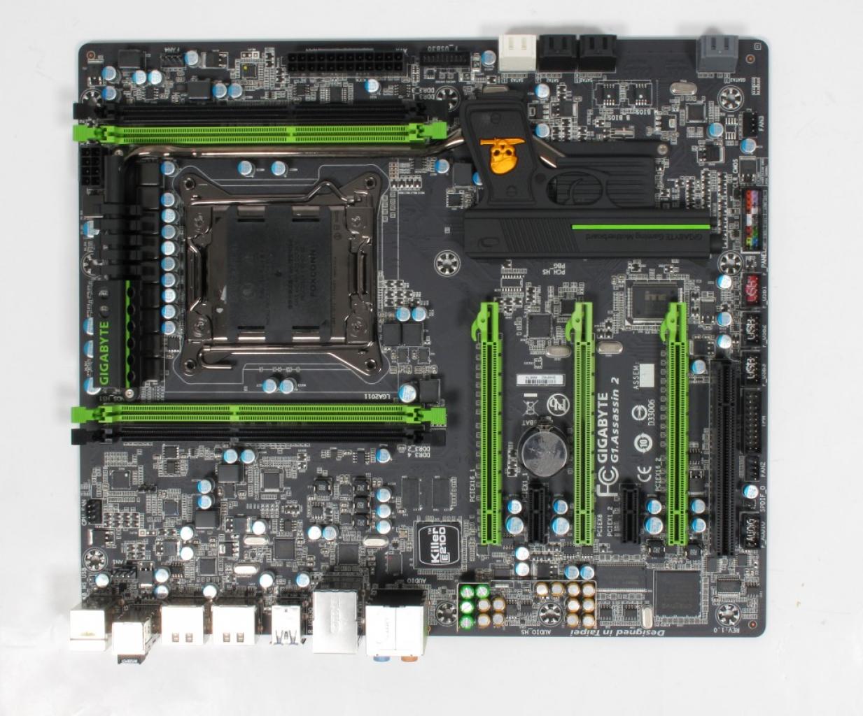 [24/01/2013] Gigabyte G1.Assassin 2: Der Waffenwahn der Mainboard-Hersteller erreichte hier sein Höhepunkt. Neben der Pistole auf dem X79-Chip ...