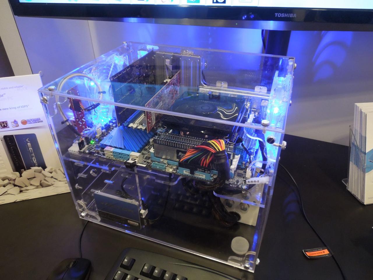 [11/01/2013] OCZ zeigt PCI-E-Vector mit einem Durchsatz von rund 1 GByte/S (7)