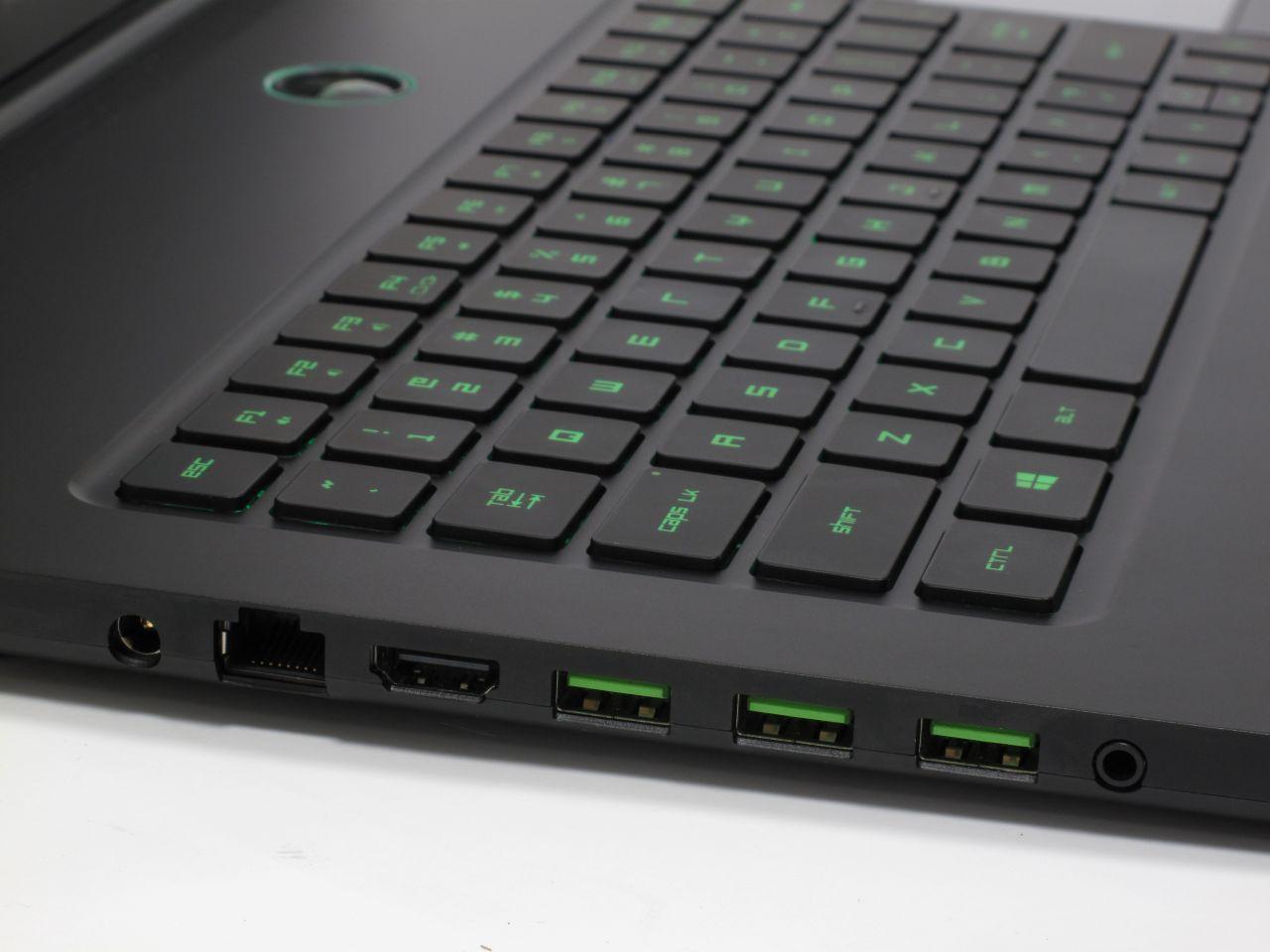 [24/01/2013] Test des Razer Blade: flaches Gaming-Notebook mit OLED-Touchpad (4)