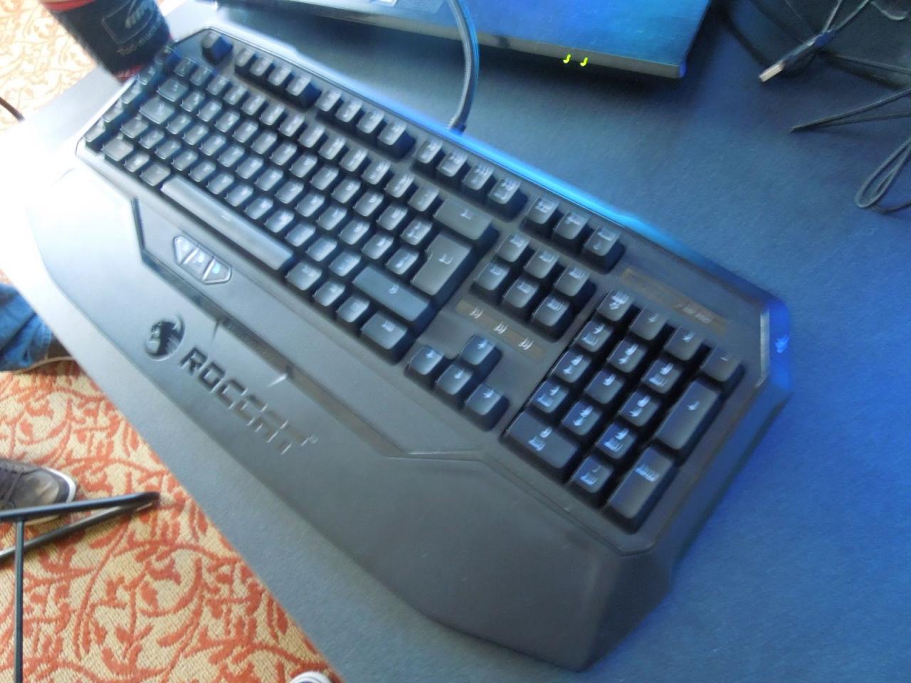 [11/01/2013] Roccat feiert auf der Cebit fünf Jahre Kone und präsentiert erstmalig das mechanische Ryos-Keyboard in Deutschland. (7)