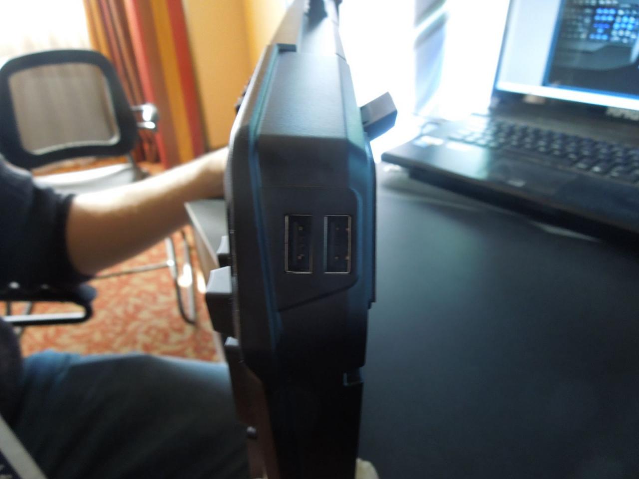 [11/01/2013] Roccat feiert auf der Cebit fünf Jahre Kone und präsentiert erstmalig das mechanische Ryos-Keyboard in Deutschland. (13)