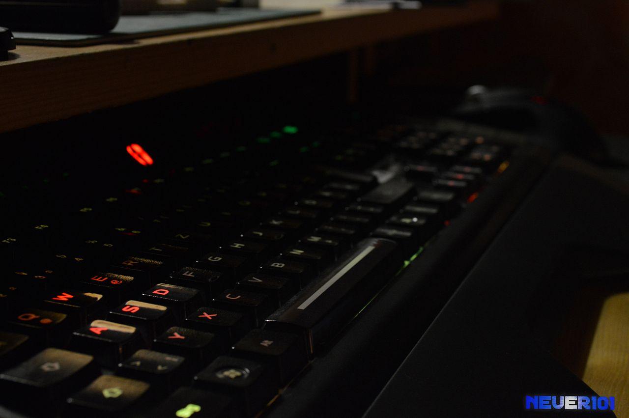 [22/02/2013] Update vom 24.02. mit Maus im schwarz-grünen Used-Look und 20 Jahre alter Apple-Tastatur (20)