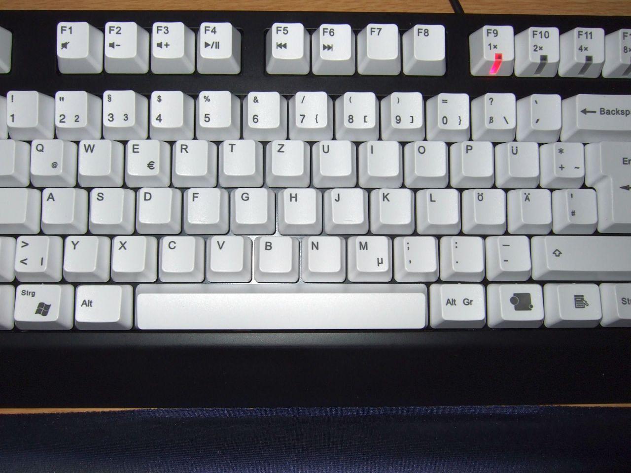 [22/02/2013] Update vom 24.02. mit Maus im schwarz-grünen Used-Look und 20 Jahre alter Apple-Tastatur (25)