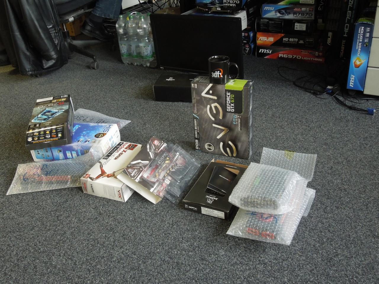 [22/02/2013] Dieses direkt vor Raffs Arbeitsplatz geschossene Foto demonstriert eindrucksvoll, was diese Woche bei unseren VGA-Experten Vötter und Spille los war. Manche mögen es 