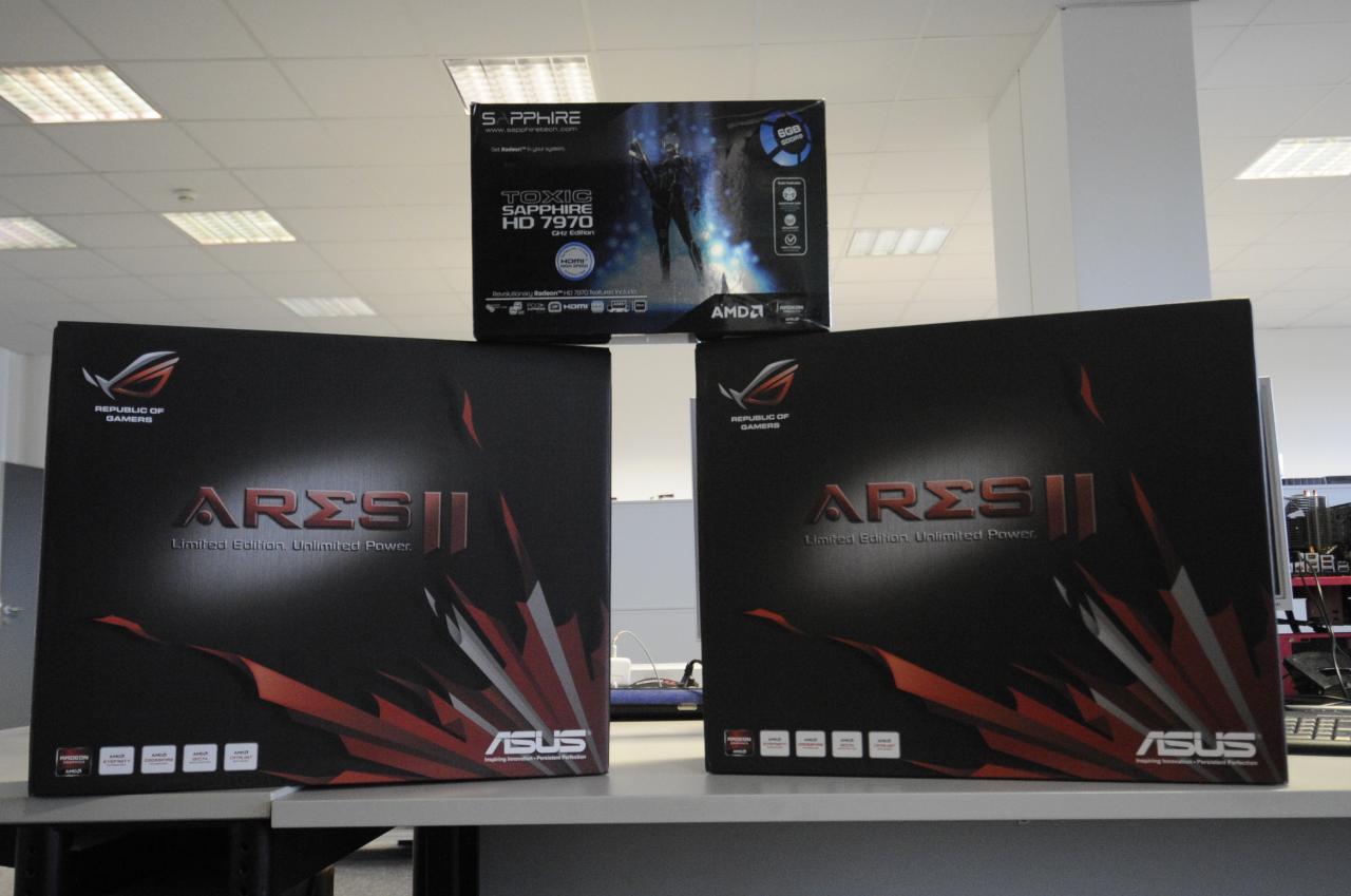 [01/02/2013] Klotzen statt kleckern! Schon alleine die überdimensionierte Verpackungsgröße zeigt, dass die Asus Ares 2 etwas ganz Besonderes ist. Man könnte fast glauben, dass bei diesem mit zwei (!) HD-7970-Rechenwerken ausgestatteten Edel-3D-Beschleuniger der Spuch 