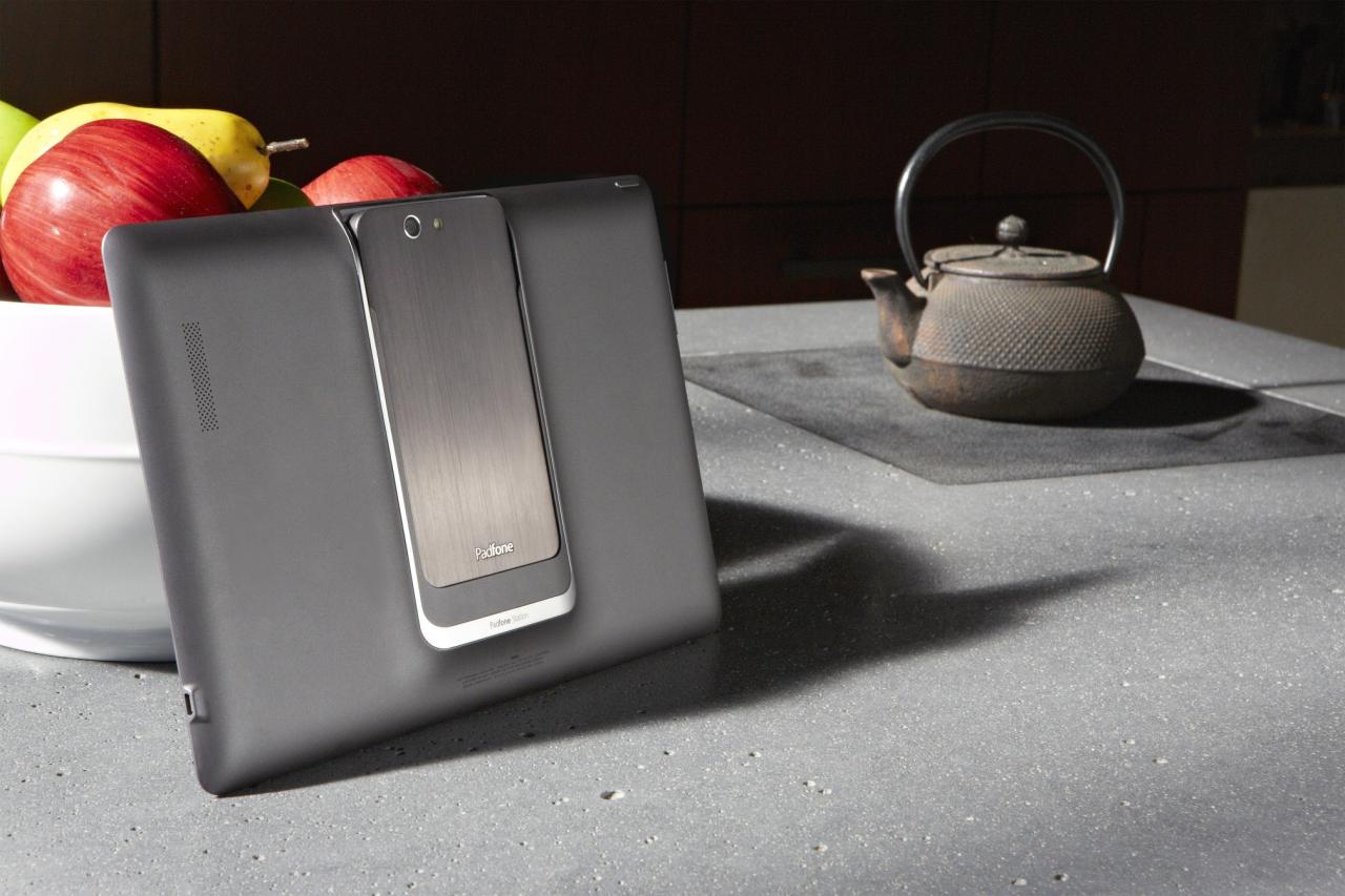 [26/02/2013] Asus Pasdfone Infinity: High-End-Smartphone mit Tablet-Dock für rund 1.000 Euro ausprobiert (7)