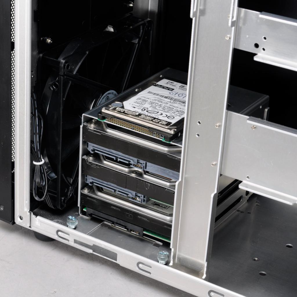 [21/02/2013] Lian Li PC-9N: Eleganter Midi-Tower für circa 100 Euro (9)