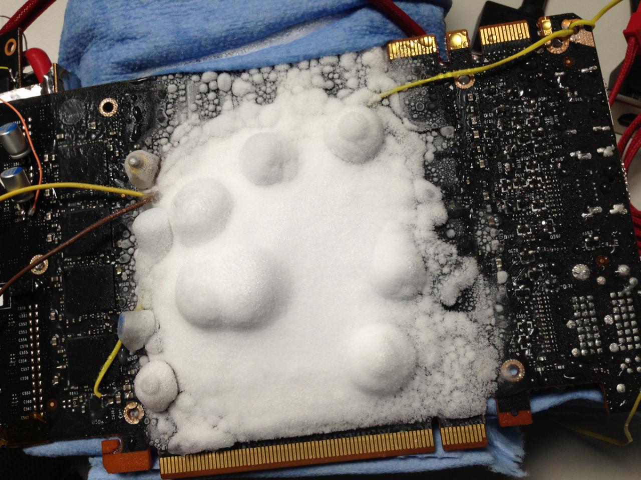 [22/02/2013] Geforce Titan: Rekord-Werte durch LN2-Übertaktung