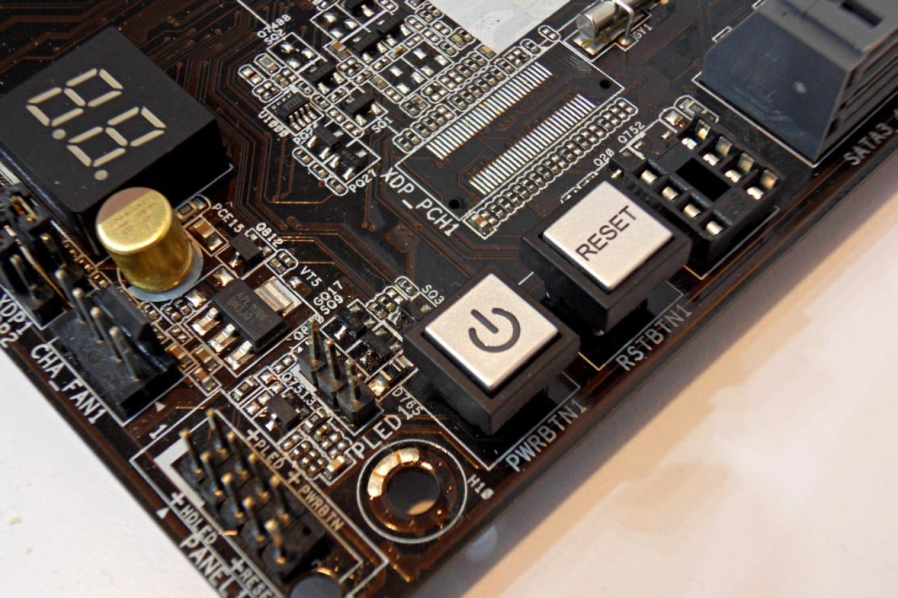 [04/03/2013] Asrock zeigt Haswell-Mainboards mit Z87 (8)