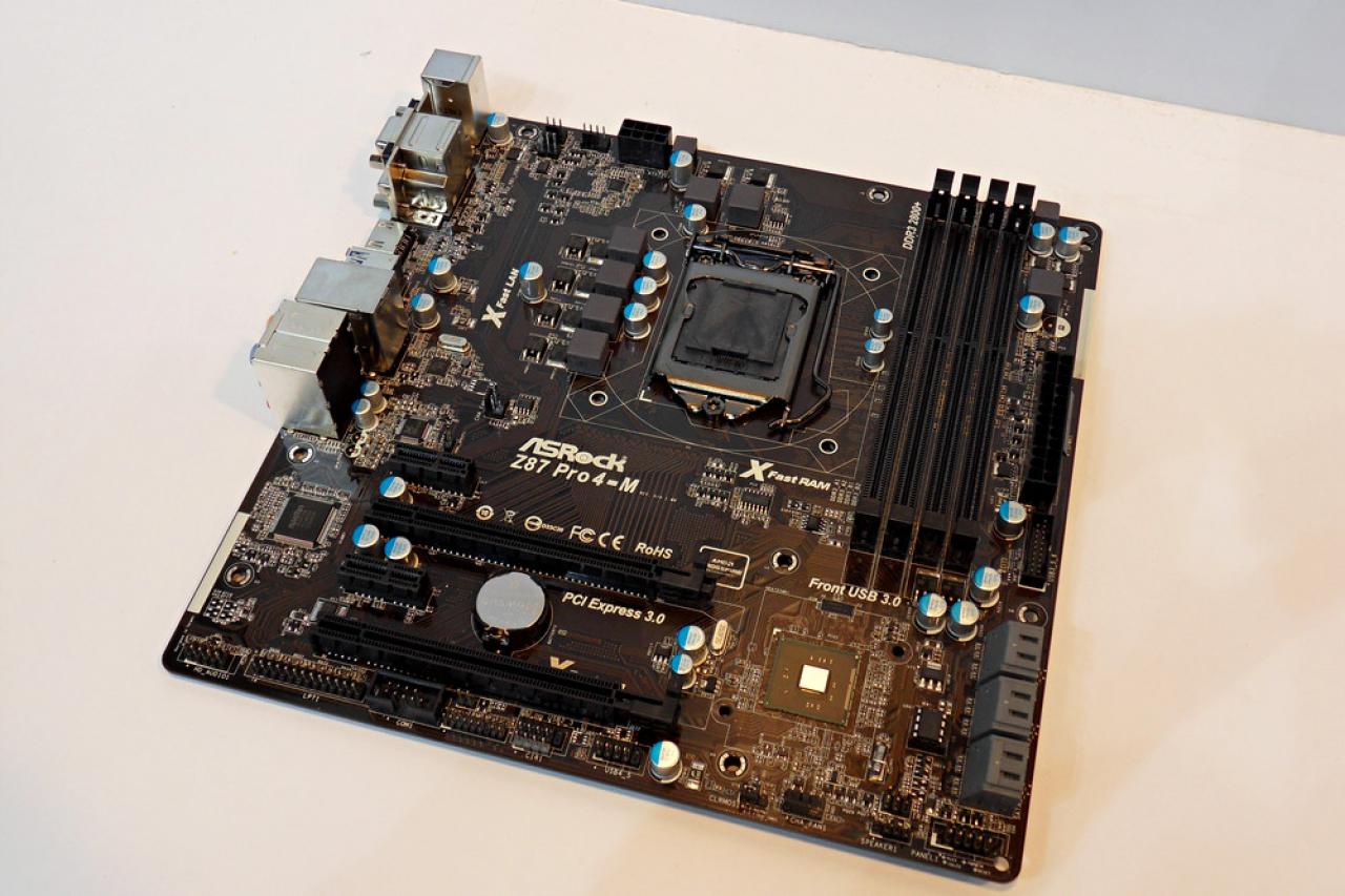 [04/03/2013] Asrock zeigt Haswell-Mainboards mit Z87 (10)