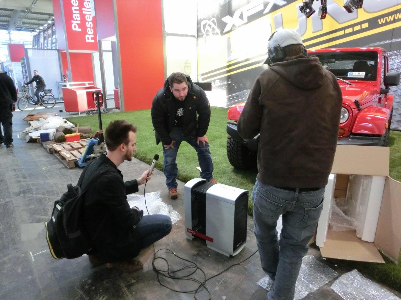 [04/03/2013] Cebit 2013: PCGH-Außenteam auf der Jagd nach exklusiven News (12)