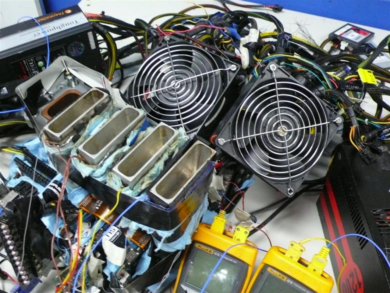 [14/03/2013] Andre Yang stellt neuen OC-Rekord mit vier GeForce-GTX-Titan-Grafikkarten auf