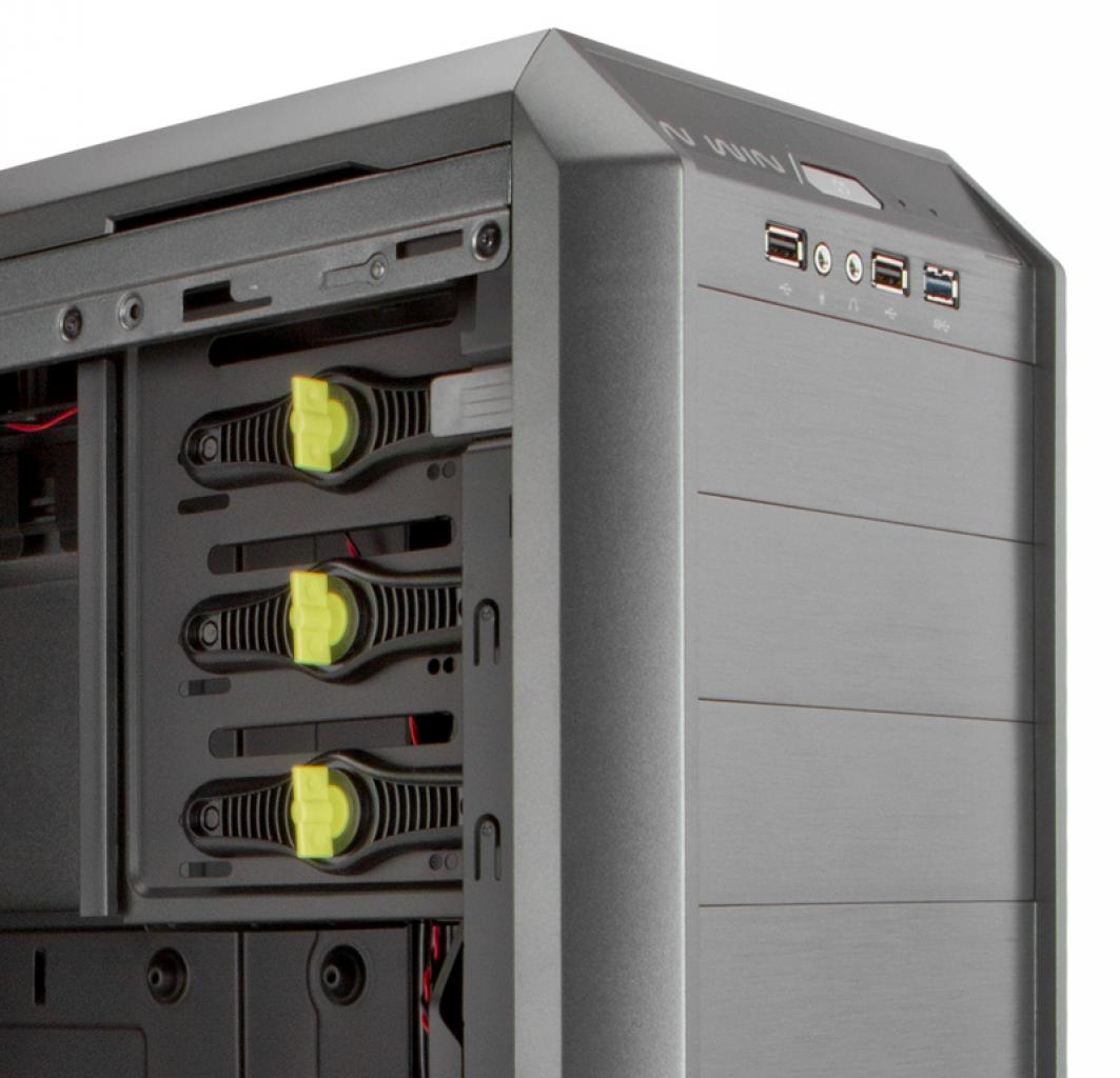 [04/03/2013] In Win stellt neues PC-Gehäuse G7 mit Lüftersteuerung vor - Platz für sieben Propeller (9)