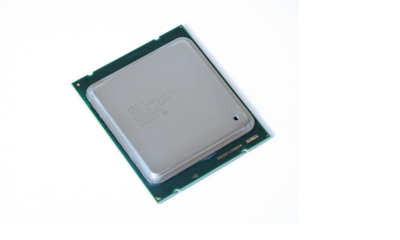 [22/03/2013] Der Sockel 2011 wird höchstwahrscheinlich im Oktober oder November mit den Ivy Bridge EP aktualisiert - als i7 sind vermutlich maximal sechs Kerne aktiv, die Xeon E5-2600 v2 dürften mit der doppelten Anzahl an Rechenherzen antreten