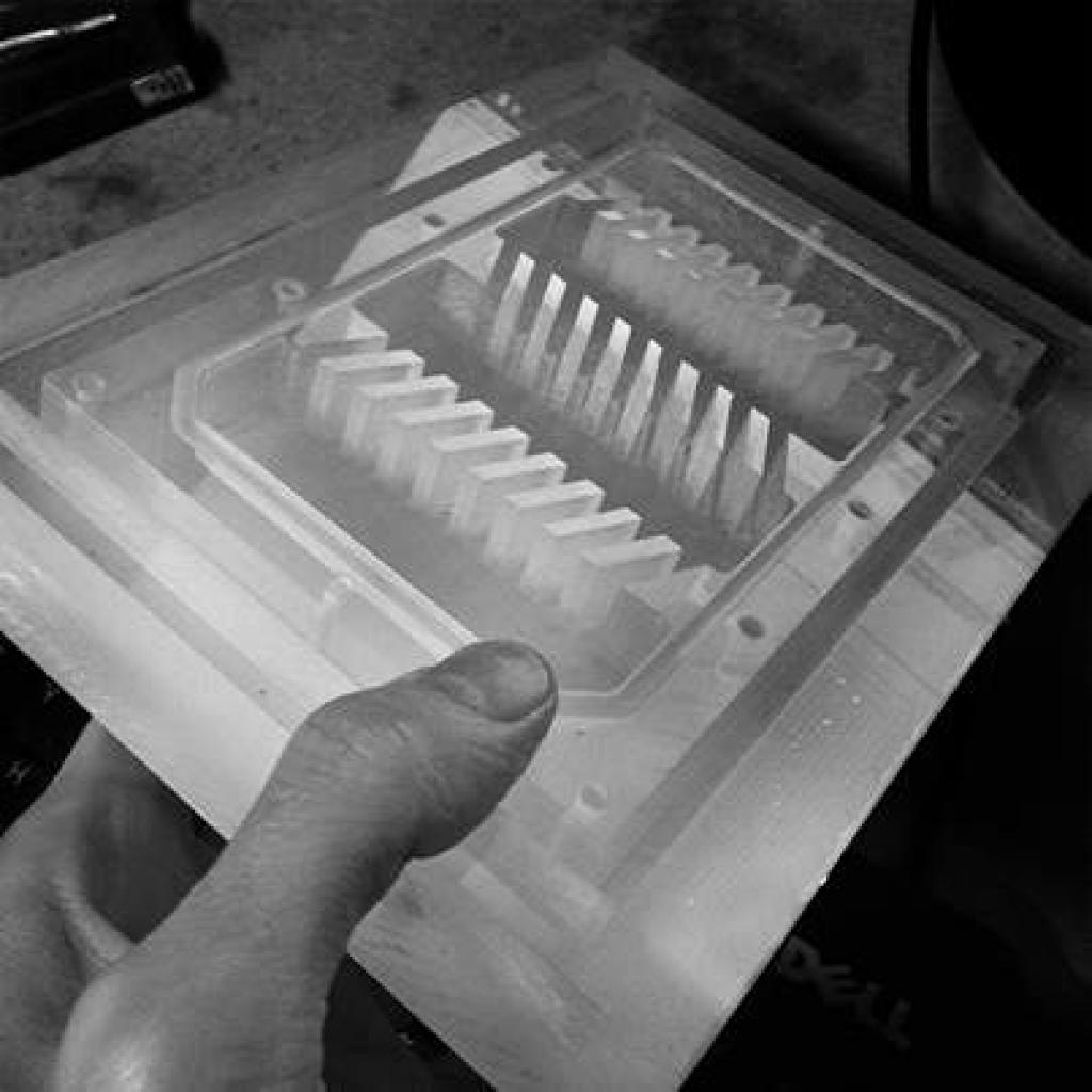 [20/03/2013] Caselabs TH10 N.V.: Ein PC mit Ausnahme-Wasserkühlung entsteht (5)