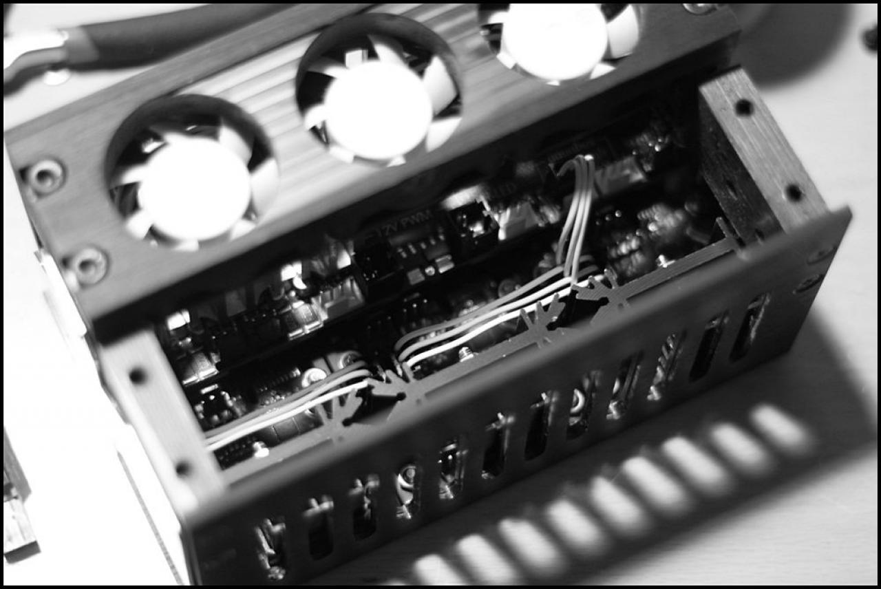 [20/03/2013] Caselabs TH10 N.V.: Ein PC mit Ausnahme-Wasserkühlung entsteht (19)