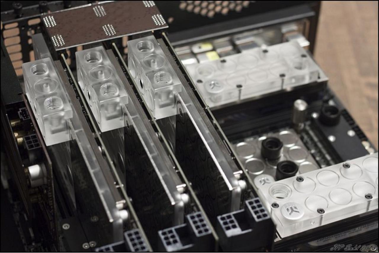 [20/03/2013] Caselabs TH10 N.V.: Ein PC mit Ausnahme-Wasserkühlung entsteht (30)