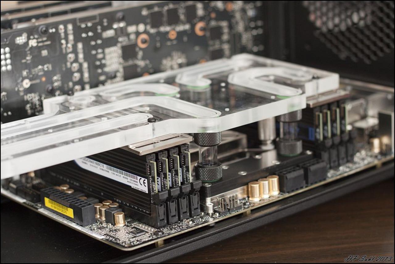 [20/03/2013] Caselabs TH10 N.V.: Ein PC mit Ausnahme-Wasserkühlung entsteht (40)