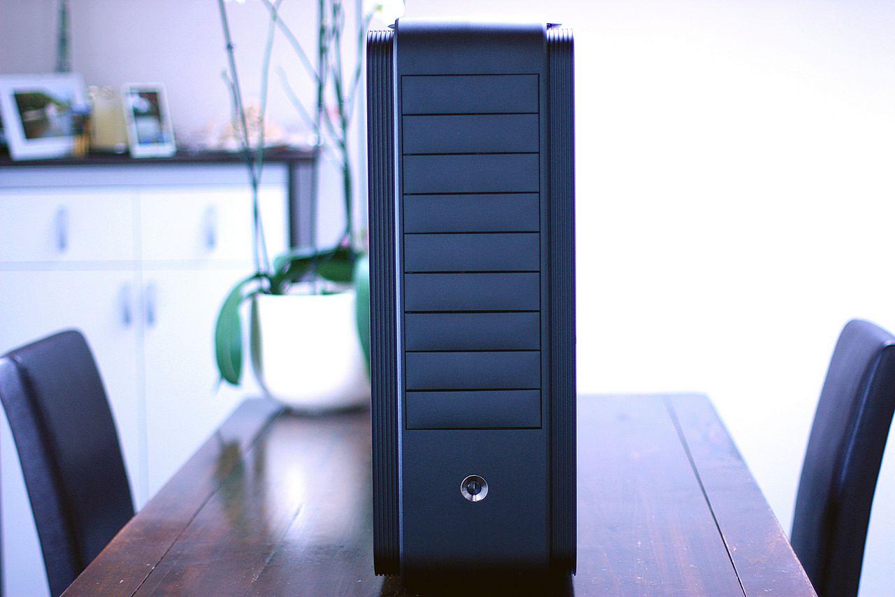 [13/03/2013] Edel-Casemod entsteht: Silverstone TJ11 trifft auf umfangreiche Wasserkühlung (1)