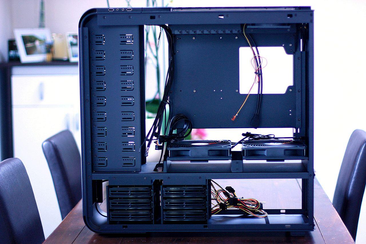 [13/03/2013] Edel-Casemod entsteht: Silverstone TJ11 trifft auf umfangreiche Wasserkühlung (2)