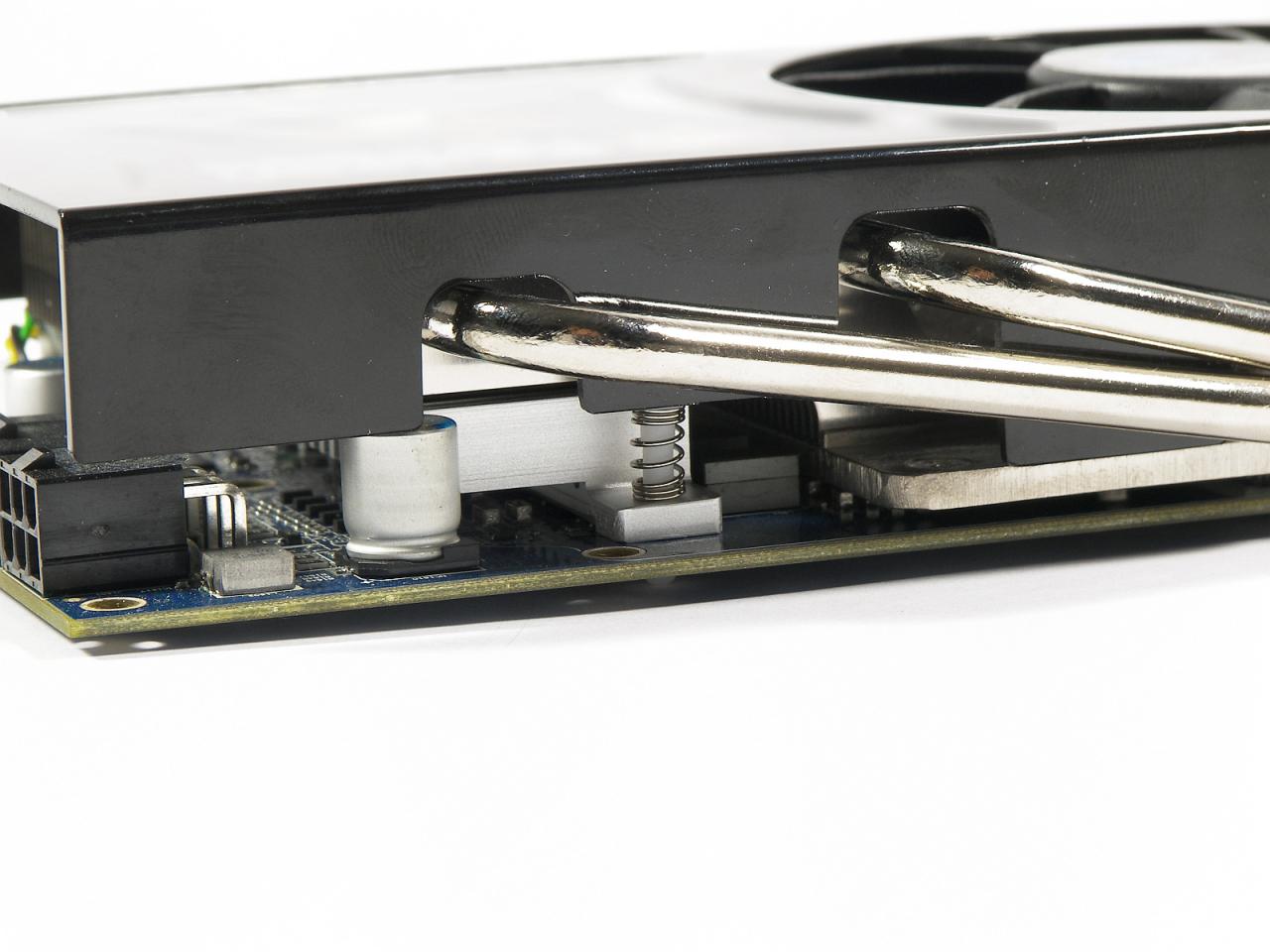 [21/03/2013] Sapphire Atomic Radeon HD 7870: aufgesteckter VRM-Kühler